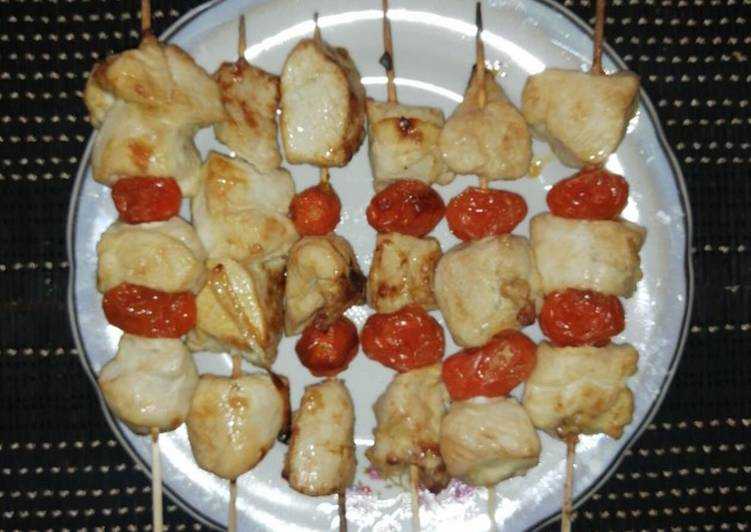 Куриный шашлык на шпажках в духовке