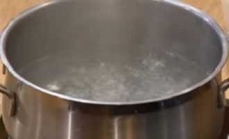 Как сварить суп из соленых груздей