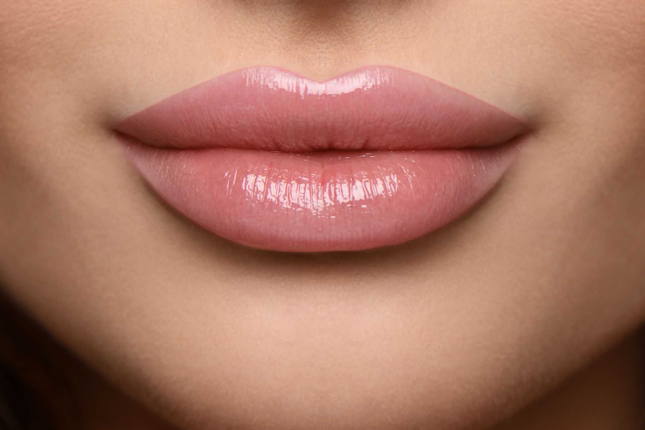 Форма губных помад. Матовая помада. Помада для губ. Красивый макияж губ. Красивые оттенки помад.