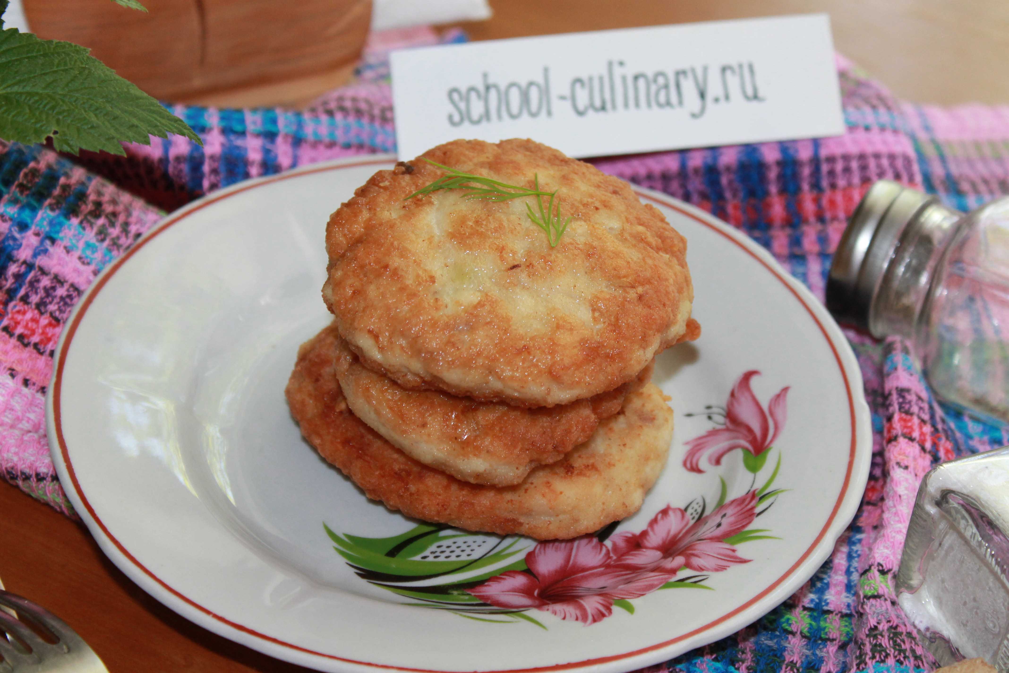 куриные котлеты с овсянкой и сыром. 483a5605496d48157d410a4affb0c47e. куриные котлеты с овсянкой и сыром фото. куриные котлеты с овсянкой и сыром-483a5605496d48157d410a4affb0c47e. картинка куриные котлеты с овсянкой и сыром. картинка 483a5605496d48157d410a4affb0c47e. Куриные котлеты с овсяными хлопьями — замечательный вариант знакомого мясного блюда. Давайте подробнее разберем популярные рецепты, где изделия можно пожарить на сковороде, приготовить в мультиварке для диетического меню. Мы не раз пробовали использовать разную крупу, но именно геркулес позволяет в некоторых случаях отказаться от яиц и снизить калорийность.