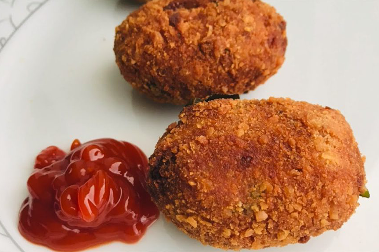 куриные котлеты в панировочных сухарях на сковороде рецепт пошагово с фото. 53e5f4e7cd74f4b4b5a2b90d039e455d. куриные котлеты в панировочных сухарях на сковороде рецепт пошагово с фото фото. куриные котлеты в панировочных сухарях на сковороде рецепт пошагово с фото-53e5f4e7cd74f4b4b5a2b90d039e455d. картинка куриные котлеты в панировочных сухарях на сковороде рецепт пошагово с фото. картинка 53e5f4e7cd74f4b4b5a2b90d039e455d. Если вы еще не знаете, как правильно приготовить куриные котлеты в панировке на сковороде, мы с радостью вам расскажем. И откроем все тонкости и секреты данного блюда. Также представим на выбор два оригинальных рецепта, которые оценят любители жареного мяса. Вы убедитесь, что из самых простых продуктов, которые всегда есть под рукой, могут получиться нежные, с фантастическим вкусом и наполнением биточки.