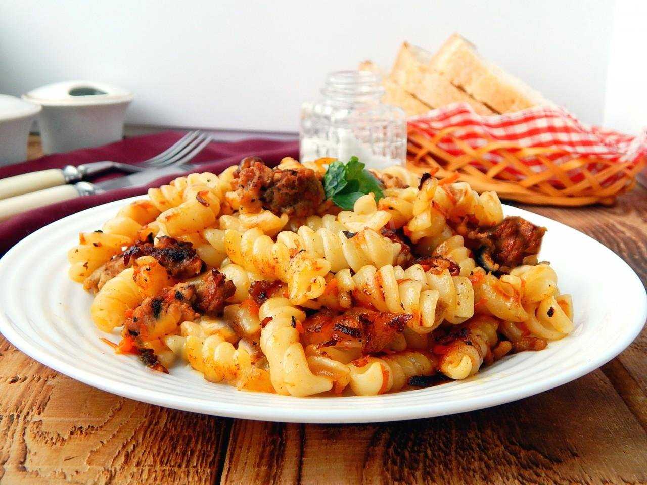 Макароны по-флотски с фаршем в мультиварке