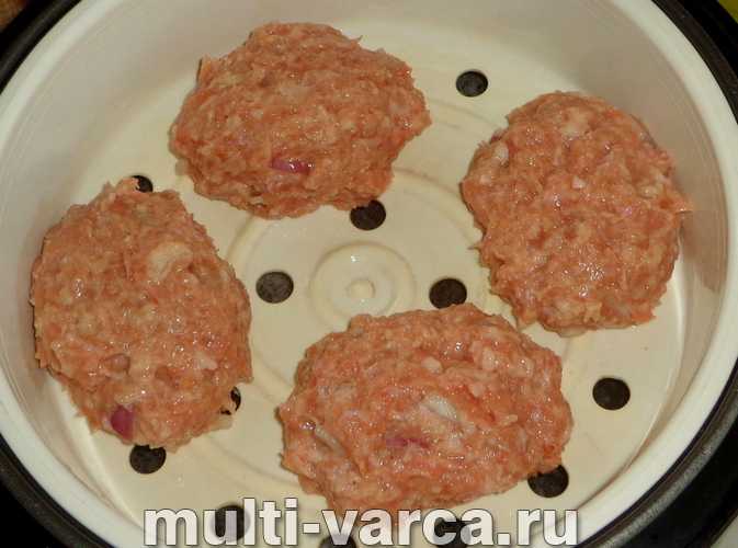 Спагетти с паровыми куриными котлетами в мультиварке: вкуснее не бывает