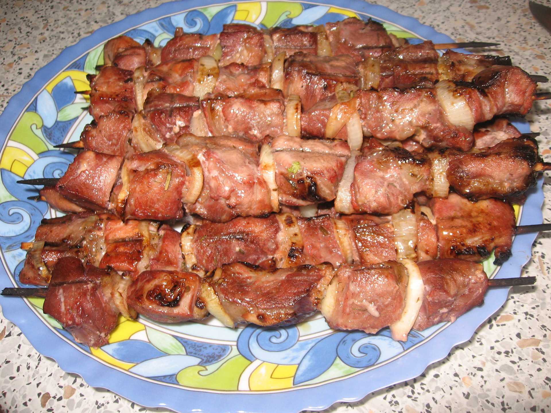 Самый вкусный шашлык из свинины – рецепт с уксусом
            самый классический рецепт