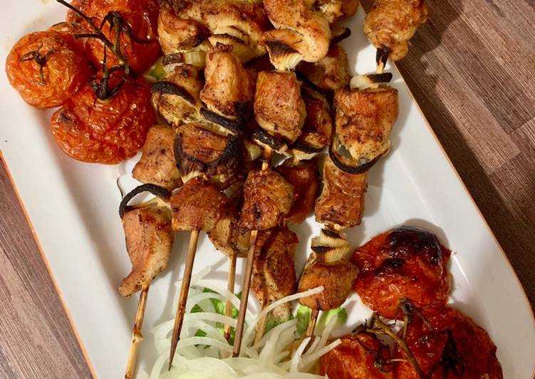 Шашлычки пикантные из куриной грудки