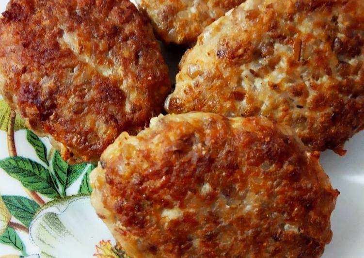 Гречневая каша с котлетами