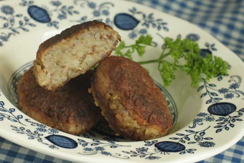 Как приготовить котлеты из гречки постные - рецепт с фото пошагово: самые вкусные