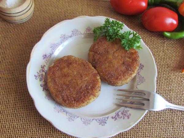Котлеты из куриного фарша с манкой рецепт с фото